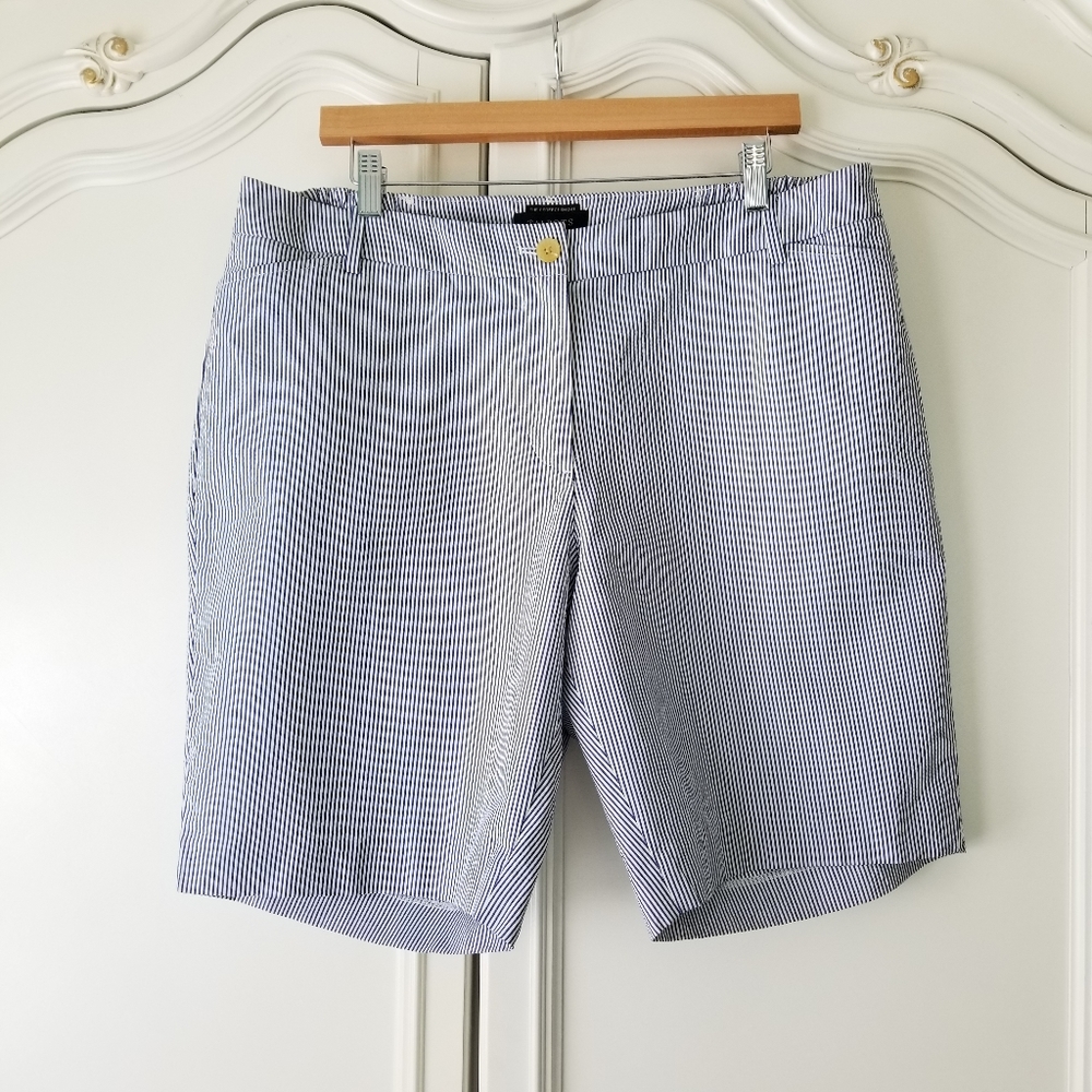 Talbots Blue Stripe Seersucker The Perfect Short 9.5" Inseam 16W Petite NWT